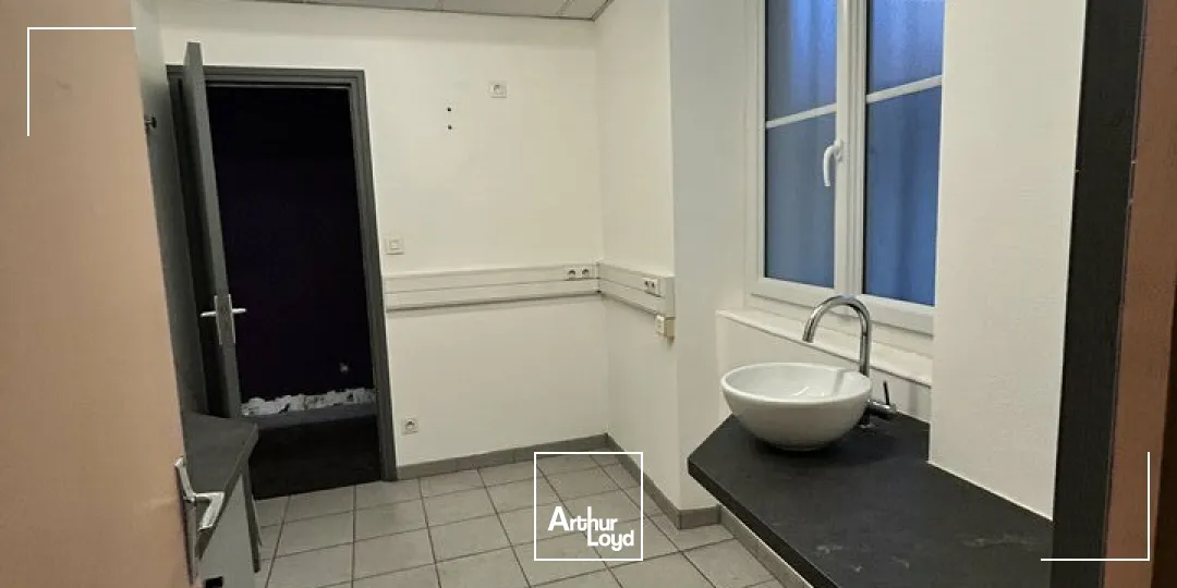 Locaux commerciaux - Location - CHALON SUR SAONE - 71100 - 120-120 - 7597945