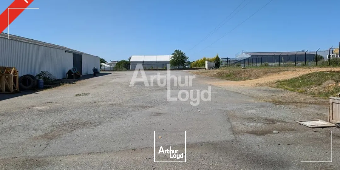 OPPORTUNITE LE RHEU - ENTREPOT A VENDRE - 1&nbsp;600 M²