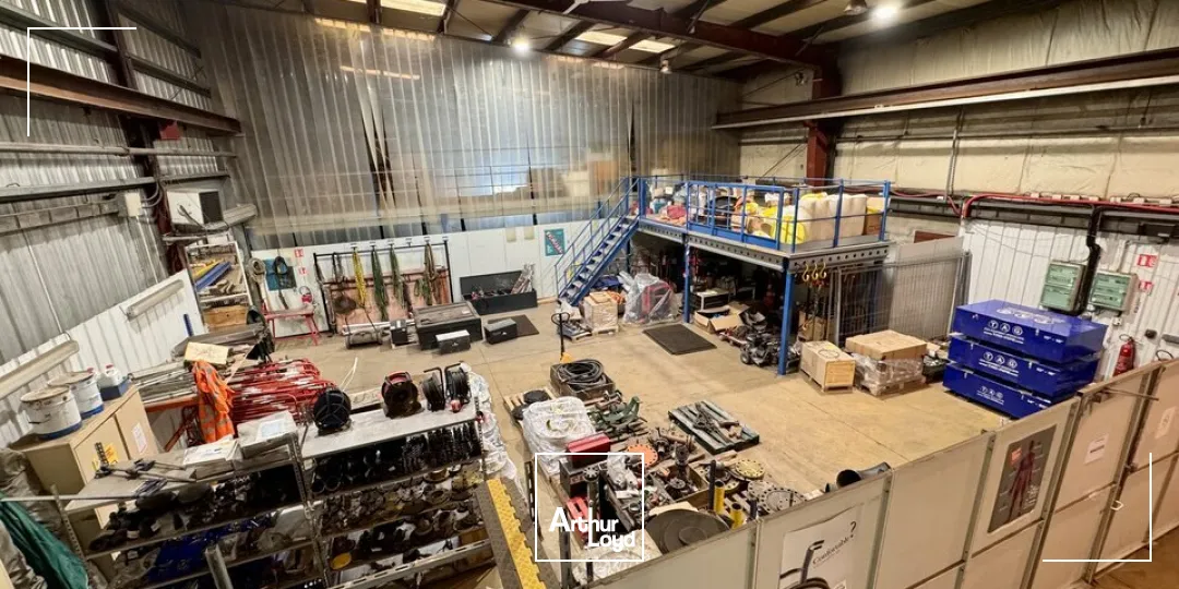 GONFREVILLE L'ORCHER - LOCAUX D'ACTIVITÉS 1405 M2