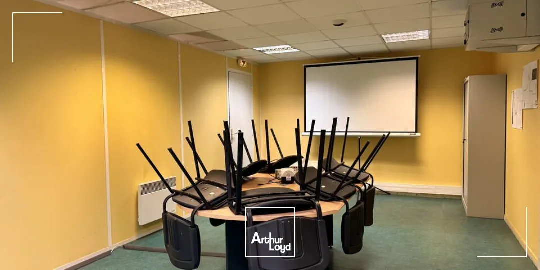 GONFREVILLE L'ORCHER - LOCAUX D'ACTIVITÉS 1405 M2