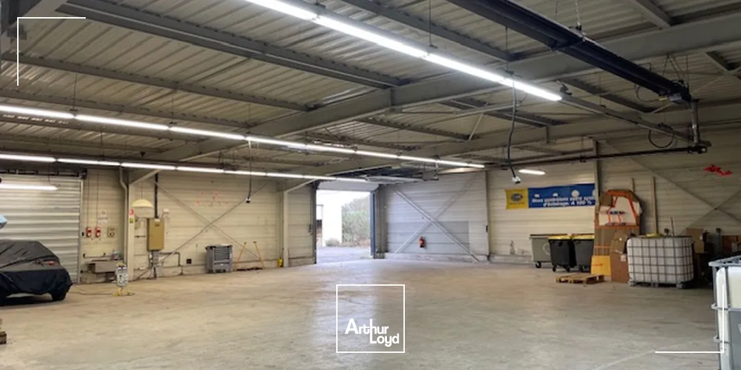 Local de stockage/atelier d'une surface de 530 m2 disponible immédiatement à la location à Soissons, en second rideau en zone commerciale.