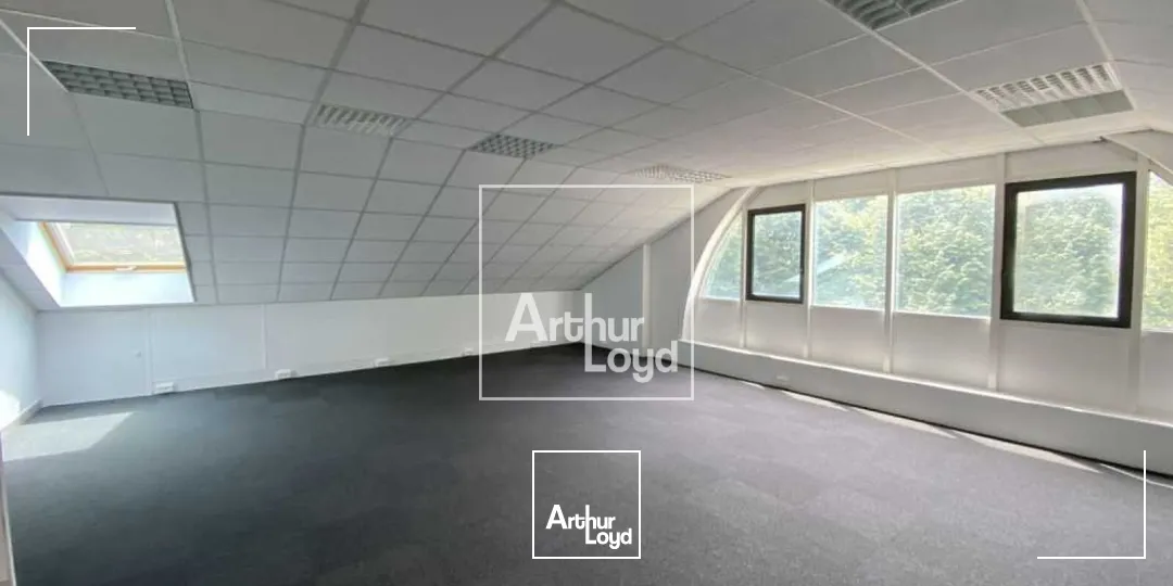 A LOUER BUREAUX EYBENS PARC ARBORE PROCHE TRAM ET COMMODITES