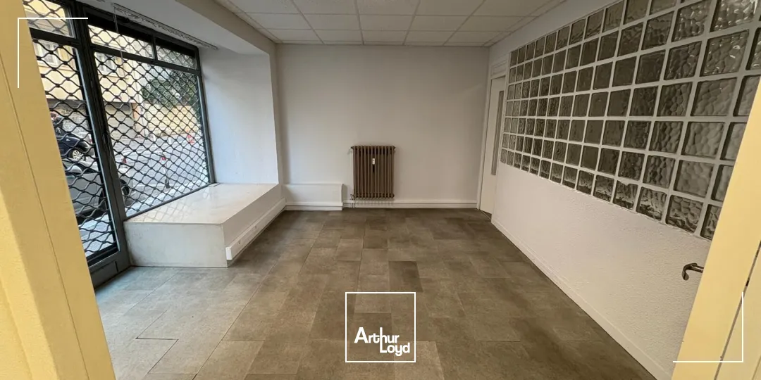 Locaux commerciaux/Bureaux à louer - 5 Avenues - 13004 Marseille