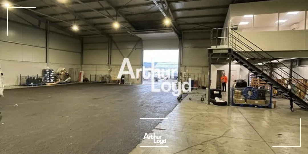 Locaux mixtes 600 m² - La Roquette sur Siagne