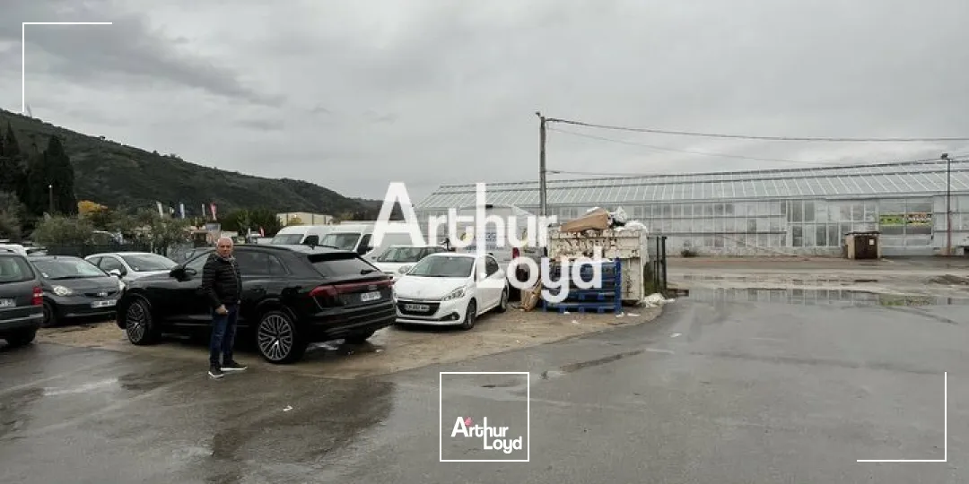 Locaux mixtes 600 m² - La Roquette sur Siagne