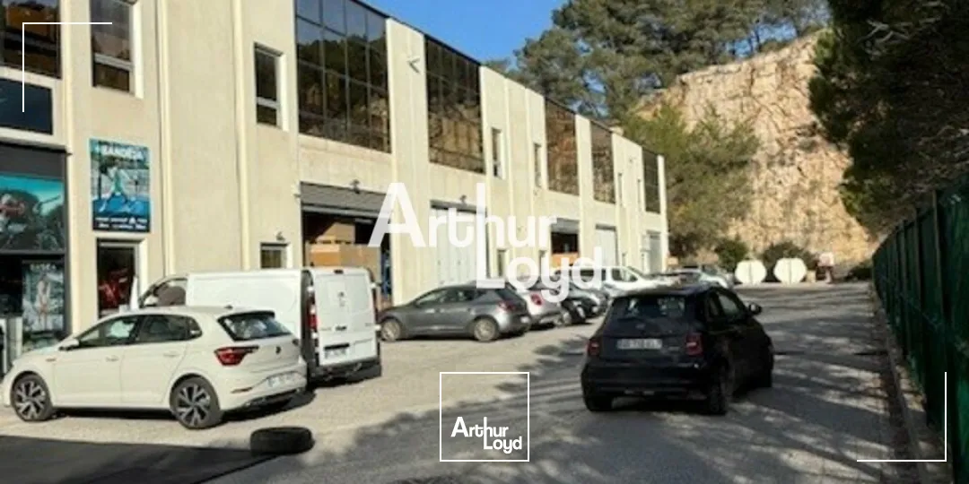 Entrepôt 2&nbsp;600 m² - Vallauris