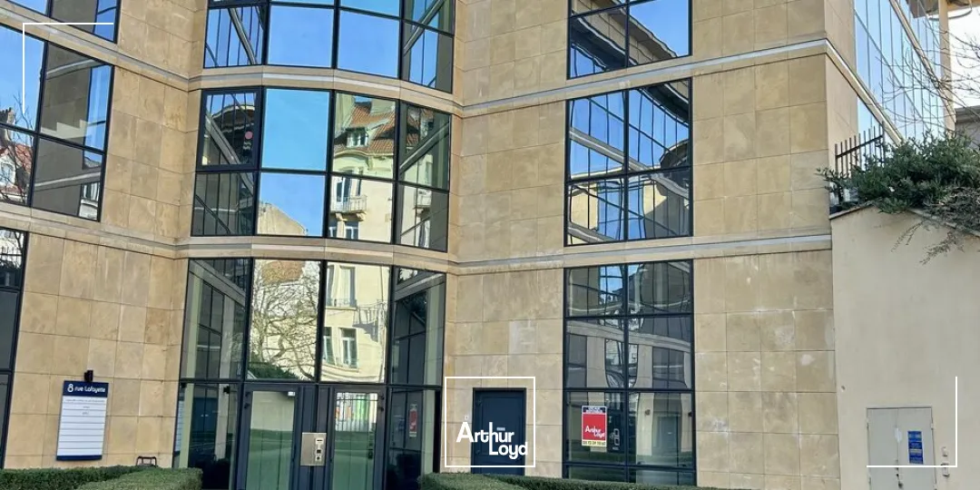 BUREAUX à LOUER de 1417.42 m²