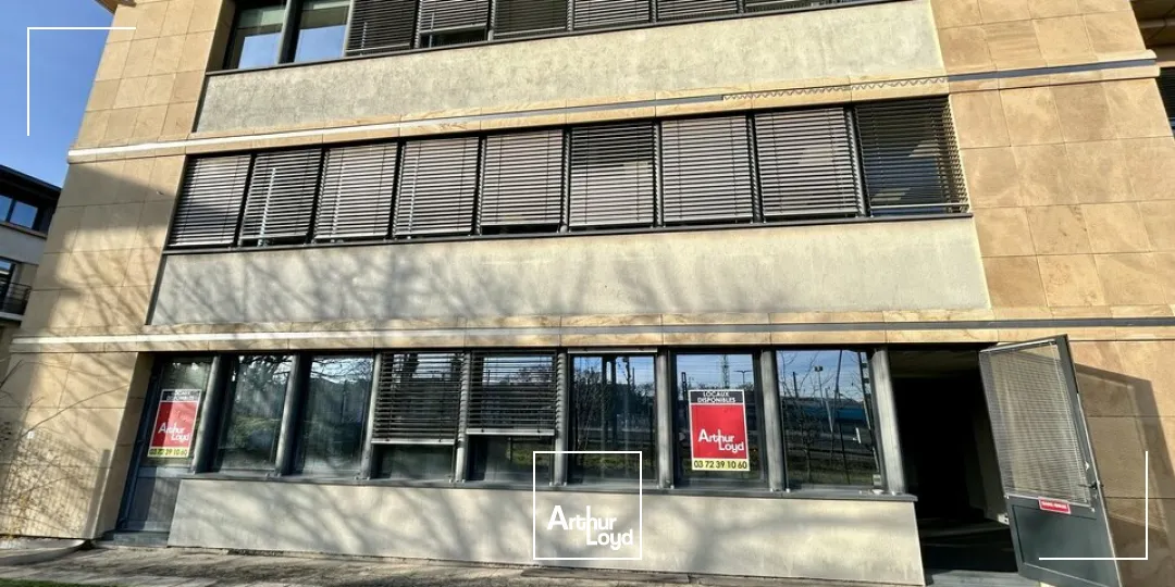 BUREAUX à LOUER de 1417.42 m²