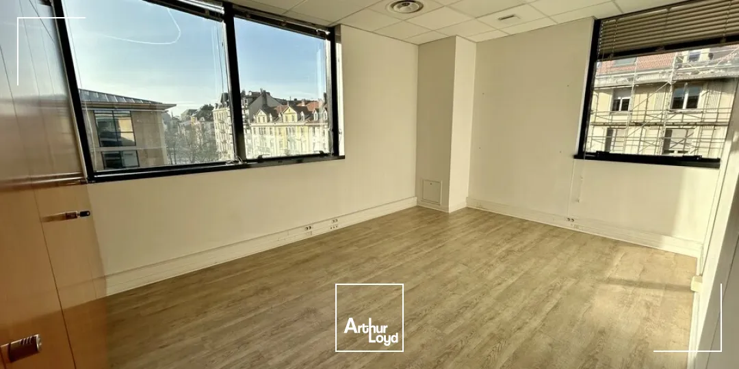 BUREAUX à LOUER de 1417.42 m²
