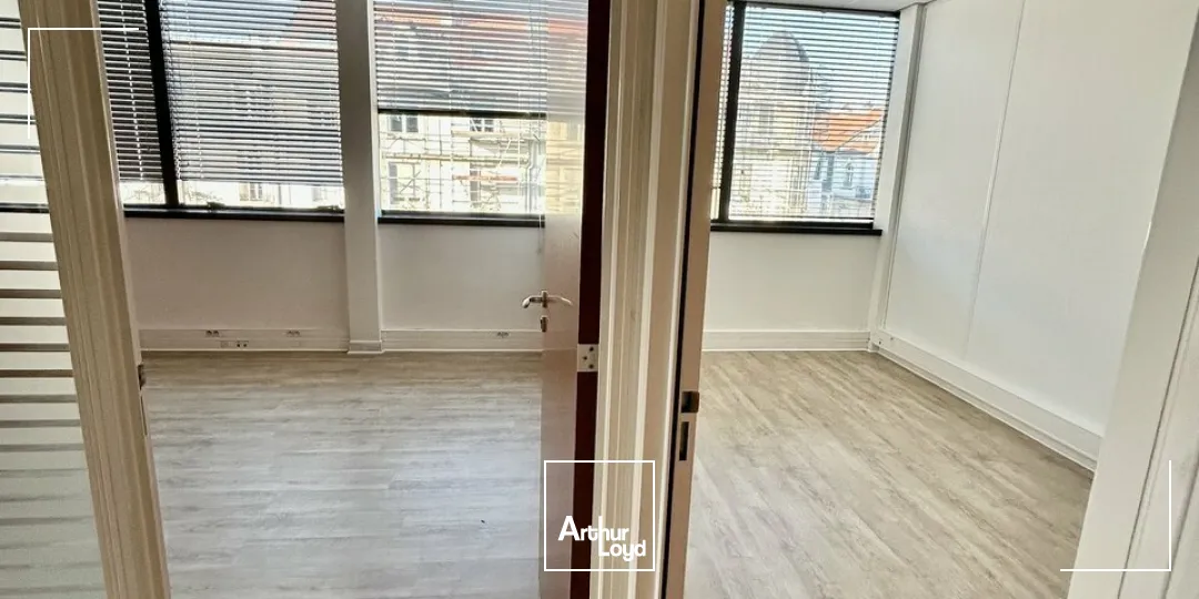 BUREAUX à LOUER de 1417.42 m²