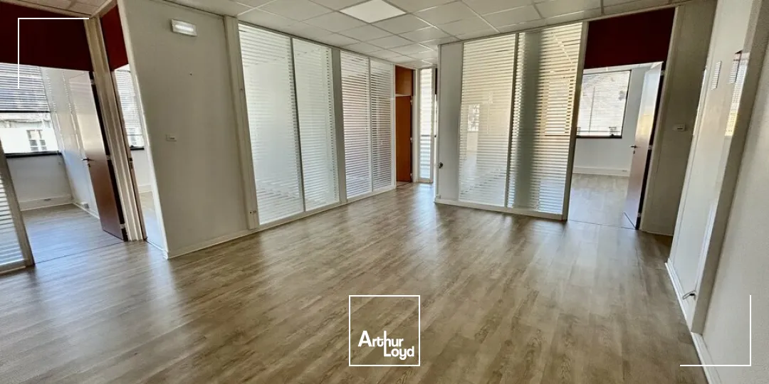 BUREAUX à LOUER de 1417.42 m²