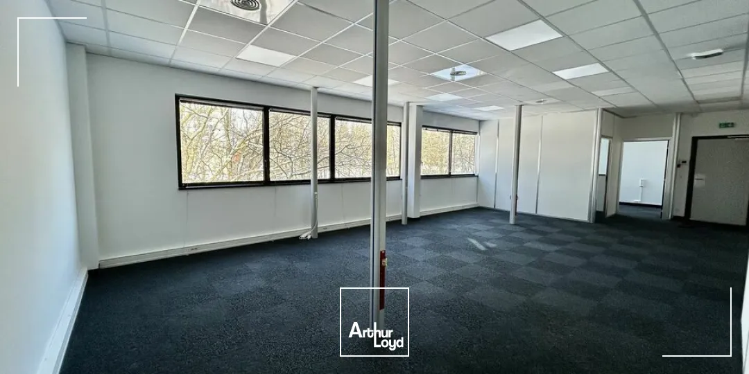 BUREAUX à LOUER de 496.06 m²