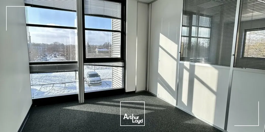 BUREAUX à LOUER de 496.06 m²