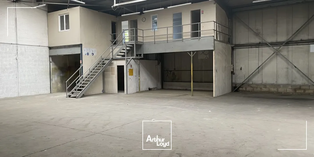 LOCAL D'ACTIVITÉ / BUREAUX D'ACCOMPAGNEMENT - 640 M2 - A LOUER - BEAUVAIS