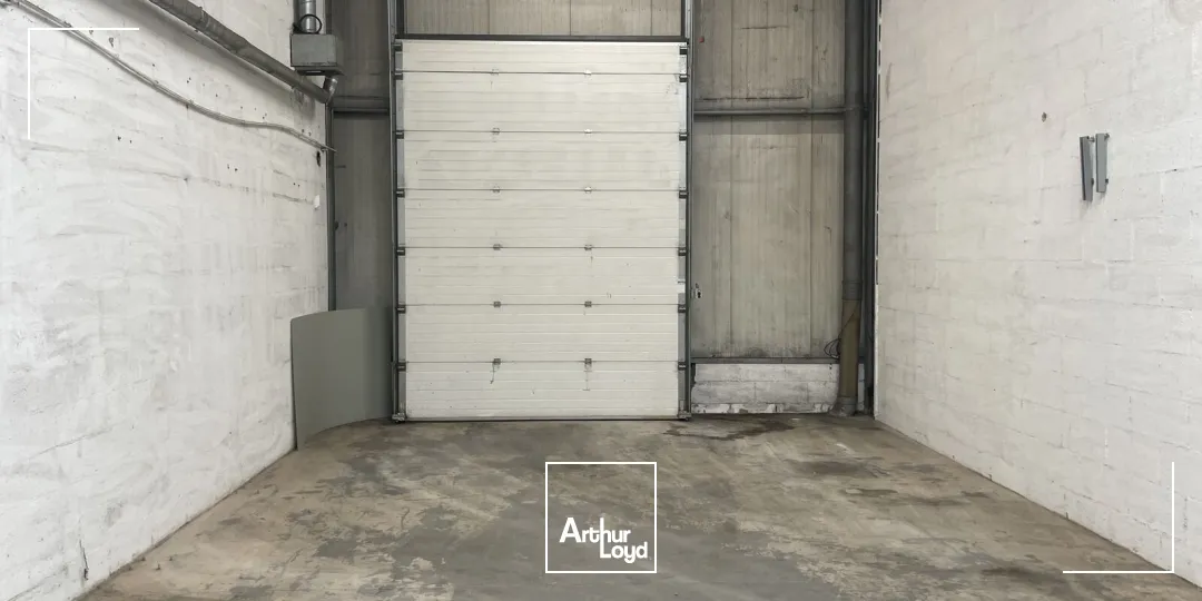 LOCAL D'ACTIVITÉ / BUREAUX D'ACCOMPAGNEMENT - 640 M2 - A LOUER - BEAUVAIS