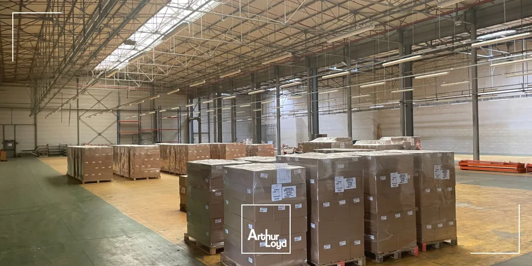 5324m2 divisible à partir de 2385m2 à louer à Beauvais