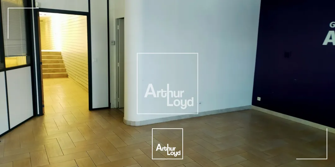 A VENDRE A LOUER LOCAL COMMERCIAL 553 M² ST MARTIN VINOUX 