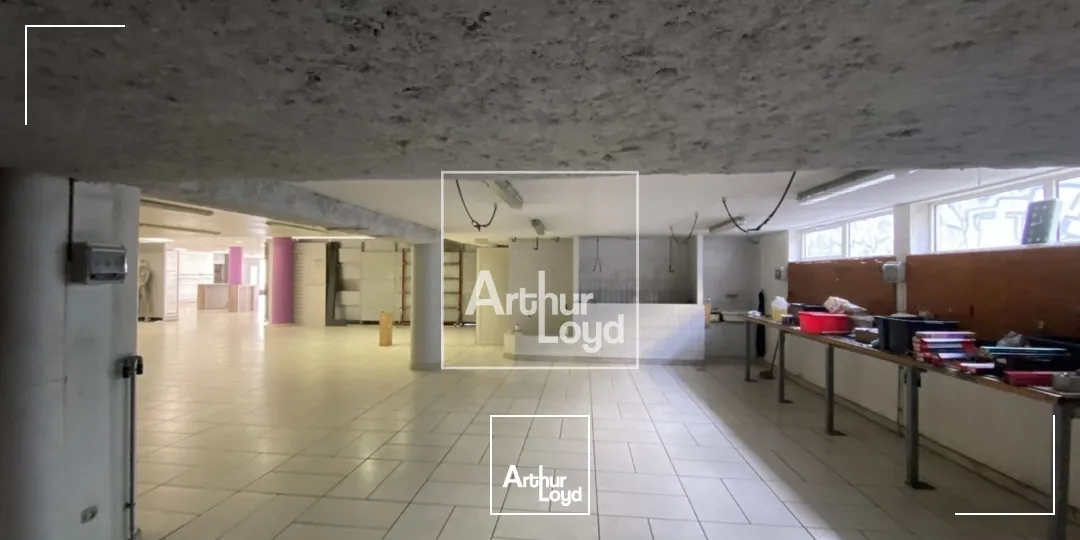 A VENDRE A LOUER LOCAL COMMERCIAL 553 M² ST MARTIN VINOUX 