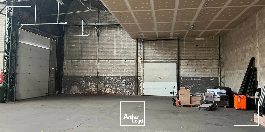 Emplacement commercial 2&nbsp;400 m2 façade RN20 FLEURY LESN AUBRAIS