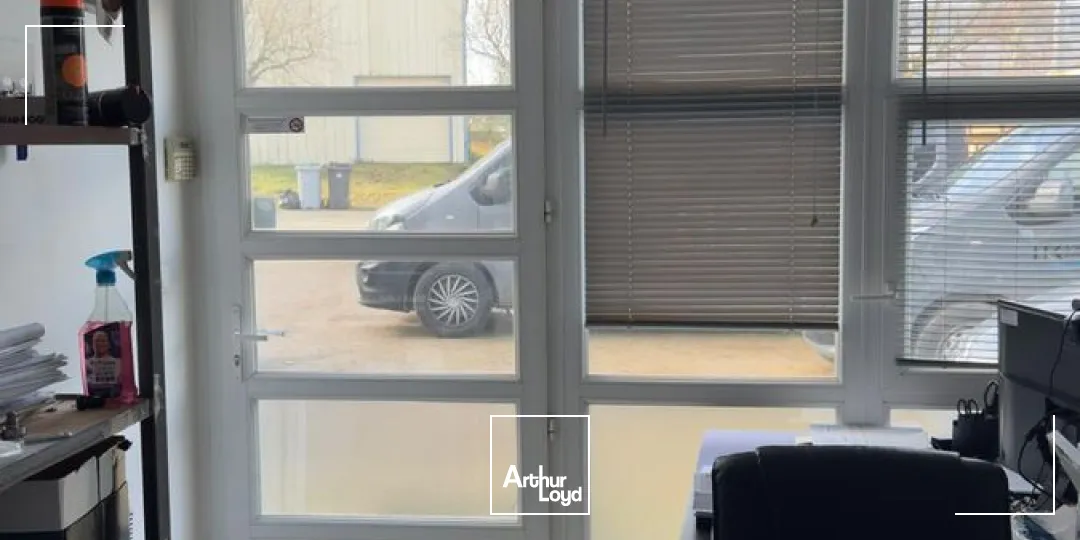 Local d’activités en location à Saint-Brevin-les-Pins avec stockage extérieur