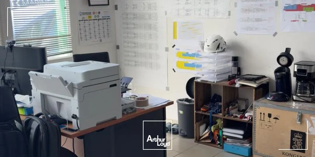 Local d’activités en location à Saint-Brevin-les-Pins avec stockage extérieur