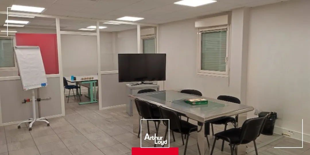 À LOUER : Local d'activité de 500 m² à TREVOUX