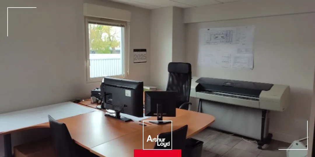 À LOUER : Local d'activité de 500 m² à TREVOUX