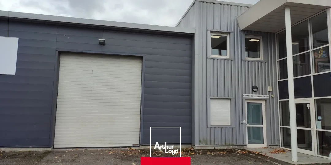 À LOUER : Local d'activité de 500 m² à TREVOUX