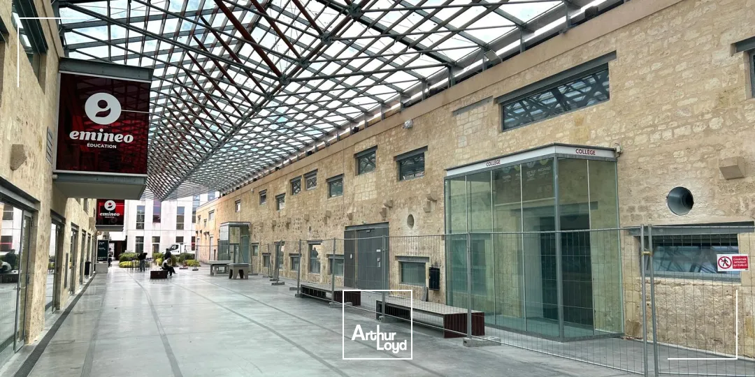 Locaux commerciaux d'environ 1300 m² à louer à Bordeaux 