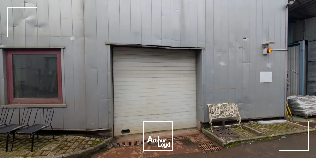 LOCAL MIXTE BUREAUX / ACTIVITÉ - PORTE SECTIONNELLE / PARKING / BUCHELAY (78) - AXE A13