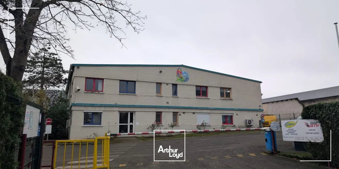 LOCAL MIXTE BUREAUX / ACTIVITÉ - PORTE SECTIONNELLE / PARKING / BUCHELAY (78) - AXE A13