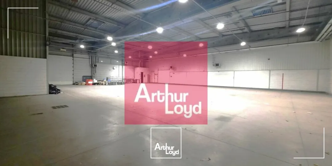 CLERMONT-FERRAND ZONE DES GRAVANCHES A LOUER LOCAL ACTIVITE 1440 M² - 2 QUAIS