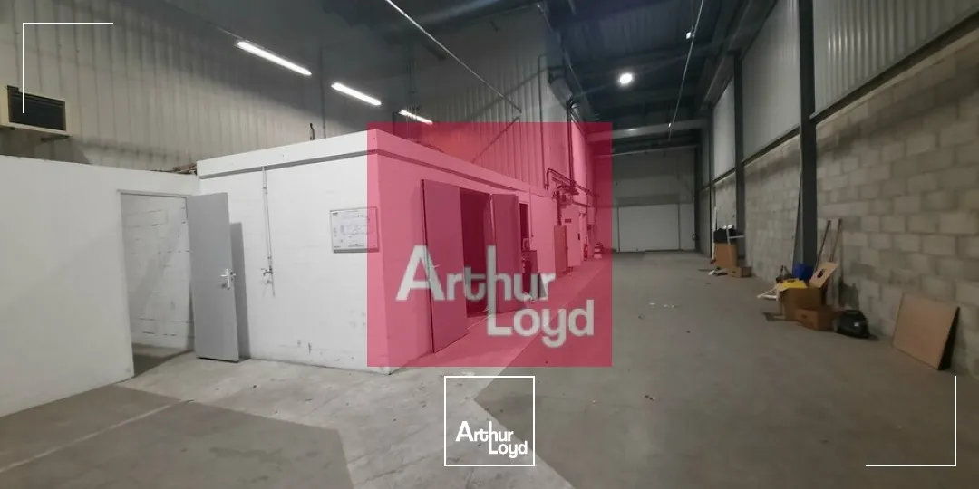 CLERMONT-FERRAND ZONE DES GRAVANCHES A LOUER LOCAL ACTIVITE 1440 M² - 2 QUAIS