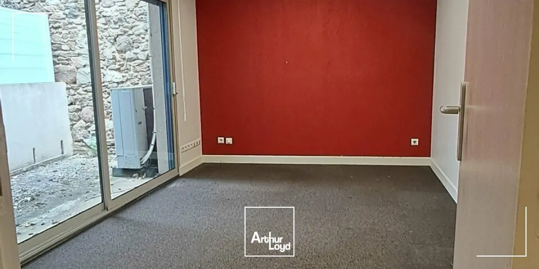 Local professionnel ou commercial de 88 m² à louer  Emplacement central et visible à Lubersac