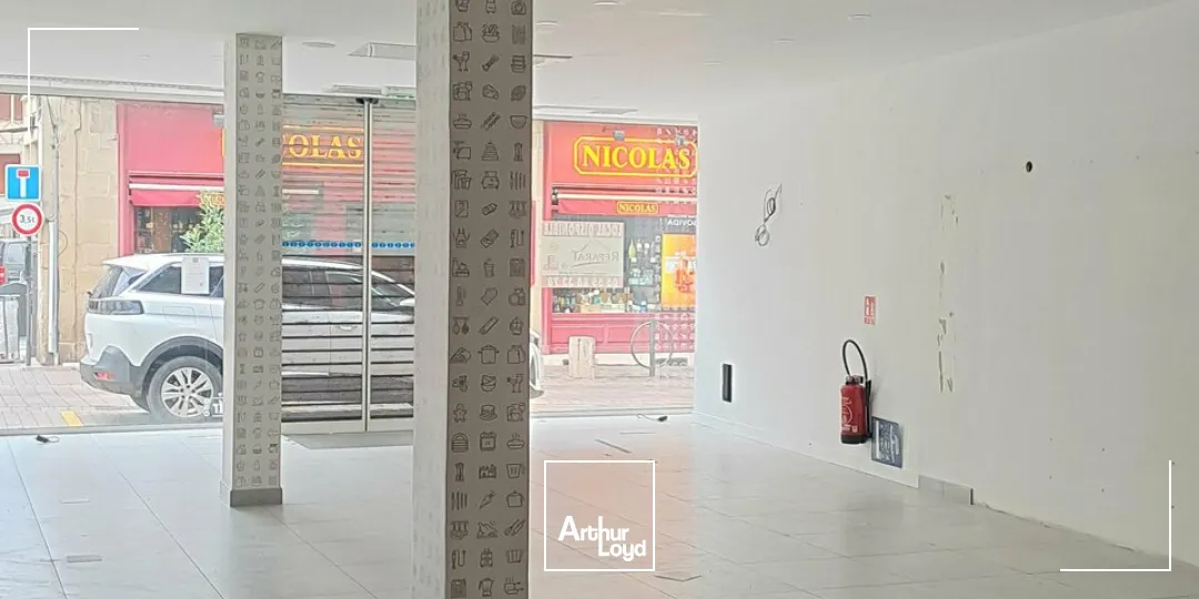 Local commercial 164 m² à louer  Rue commerçante du centre-ville de Brive