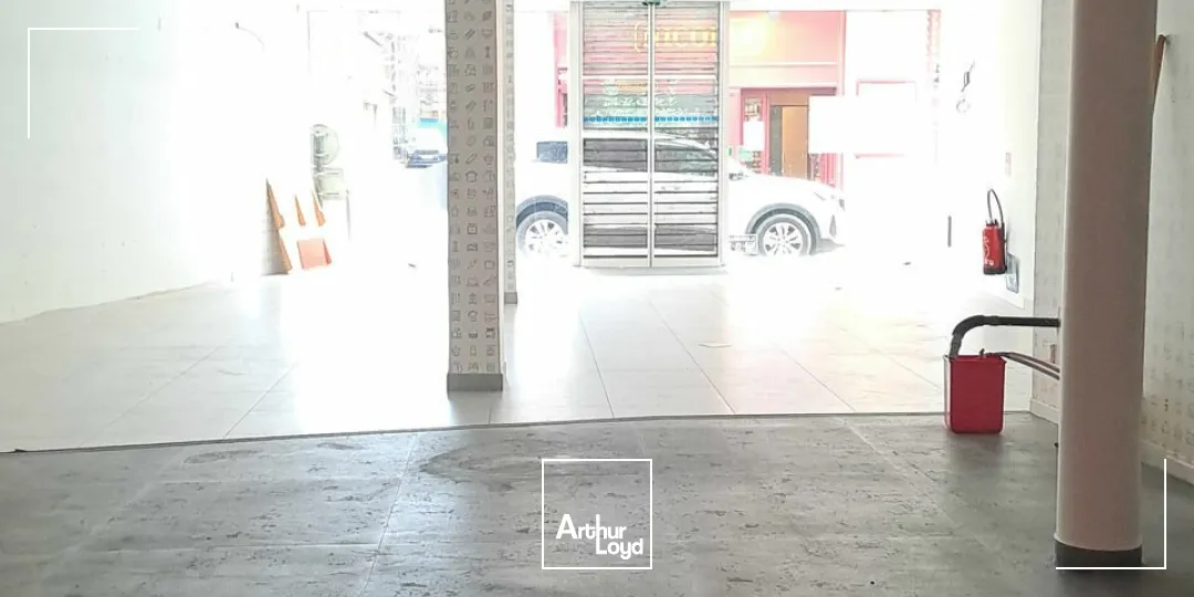 Local commercial 164 m² à louer  Rue commerçante du centre-ville de Brive