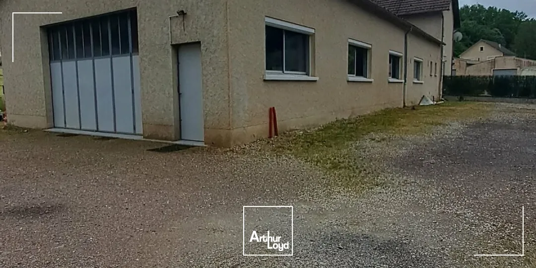 Local d'activité rénové de 245 m² à vendre ou à louer  Axe très fréquenté sortie de Brive