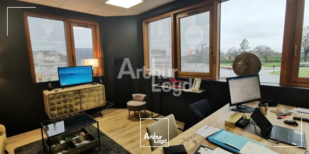 CESSON SEVIGNE - BUREAUX A LOUER - 143 M²