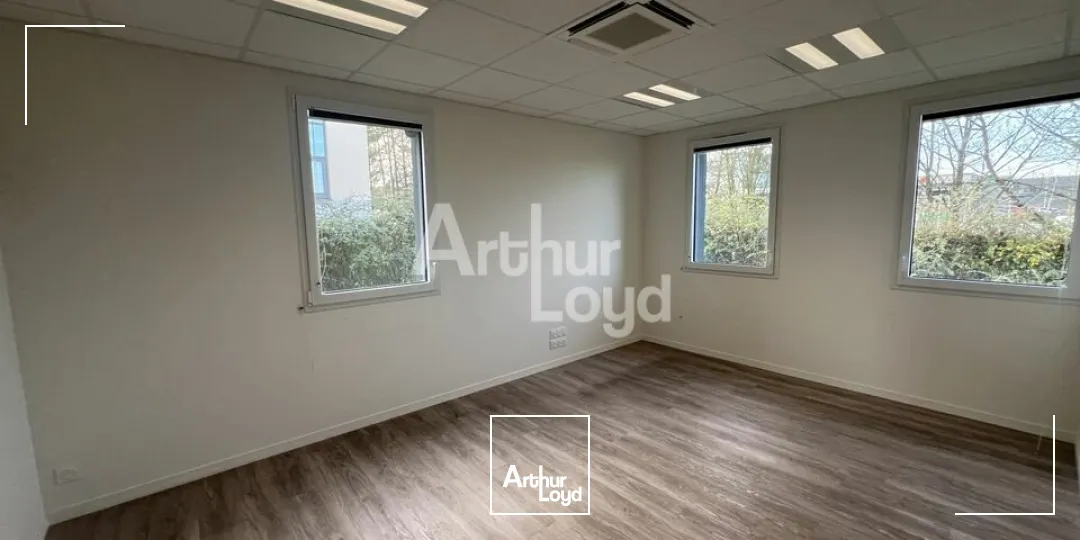 RARE - CESSON SEVIGNE - BUREAUX A VENDRE AVEC VISIBILITE 