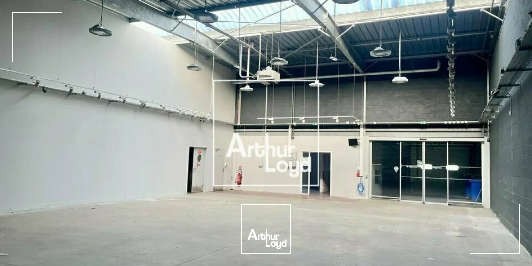 Locaux d'activité & Entrepôts - Location - VAUX-LE-PENIL - 77000 - 460-460 - 7599391