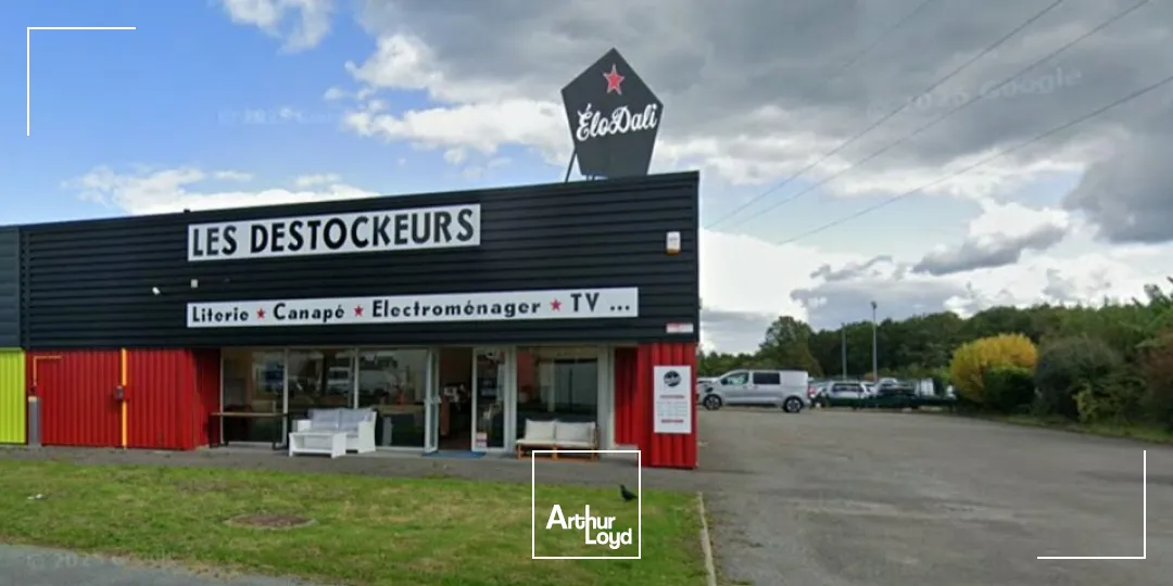 LOCAL COMMERCIAL location à MOUILLERON-LE-CAPTIF 85000