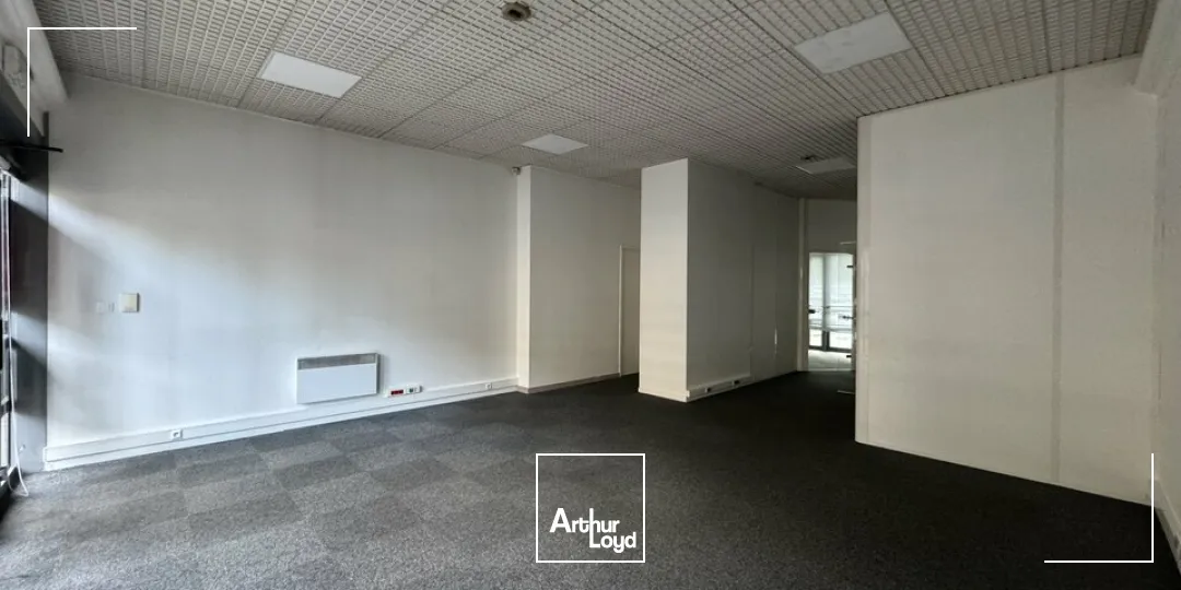 TOURS HYPER CENTRE LOCAL COMMERCIAL A LOUER 66 M² - QUARTIER GARE