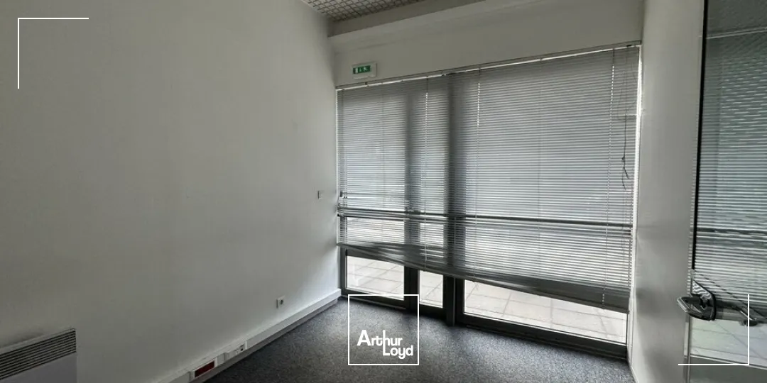 TOURS HYPER CENTRE LOCAL COMMERCIAL A LOUER 66 M² - QUARTIER GARE