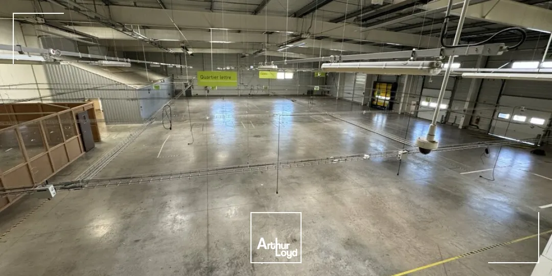 JOUE LES TOURS LOCAL D'ACTIVITES A LOUER 1670 M² FONCIER 5589 M²