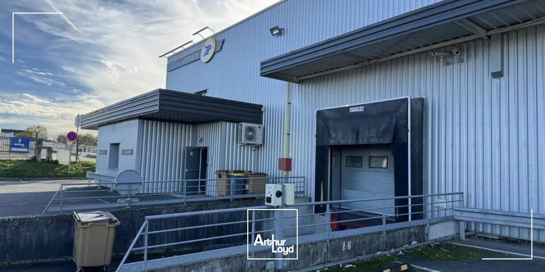 JOUE LES TOURS LOCAL D'ACTIVITES A LOUER 1670 M² FONCIER 5589 M²