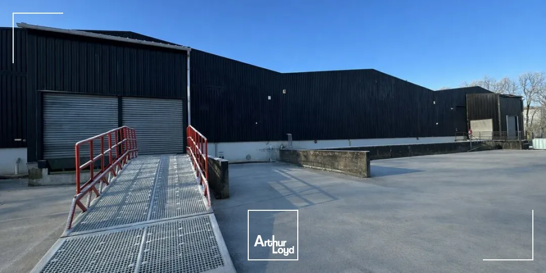 JOUE LES TOURS LOCAL DE STOCKAGE ACTIVITE A LOUER 3026 M²