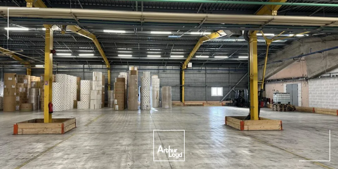 JOUE LES TOURS LOCAL DE STOCKAGE ACTIVITE A LOUER 3026 M²