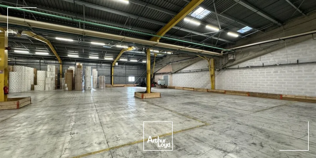 JOUE LES TOURS LOCAL DE STOCKAGE ACTIVITE A LOUER 3026 M²