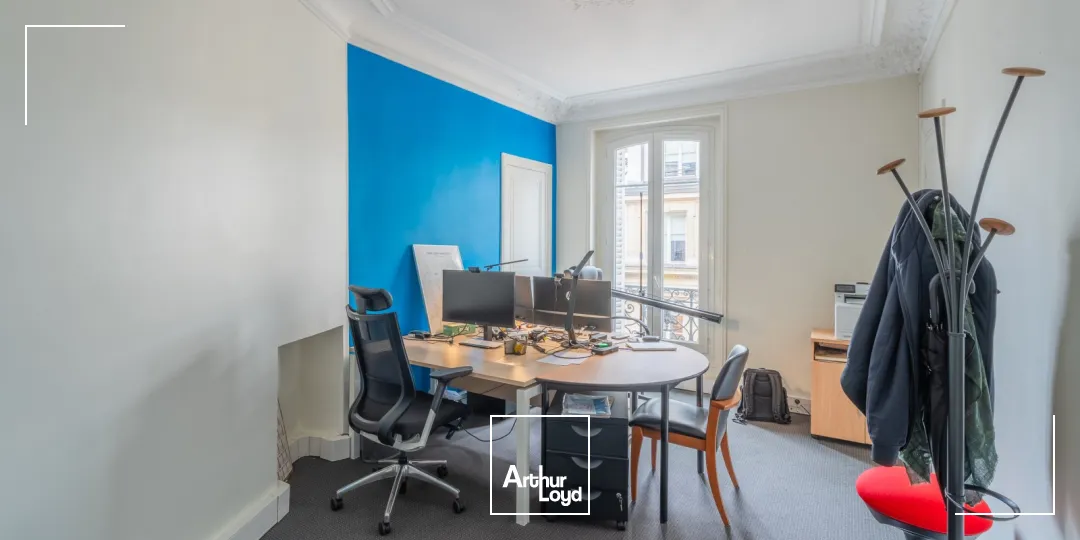 Bureaux à louer à PARIS 75008