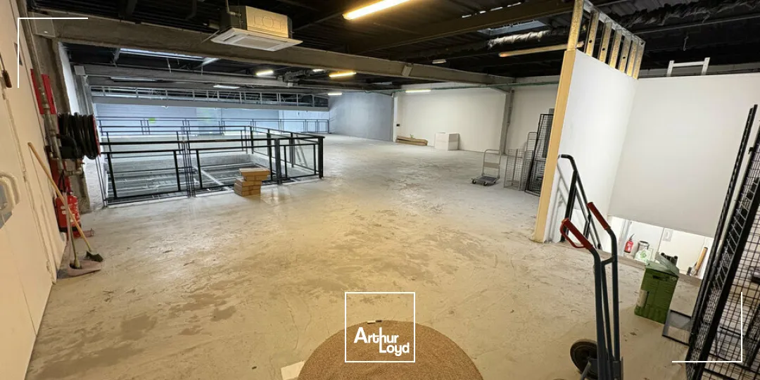 LOCAL COMMERCIAL à LOUER de 1005 m²